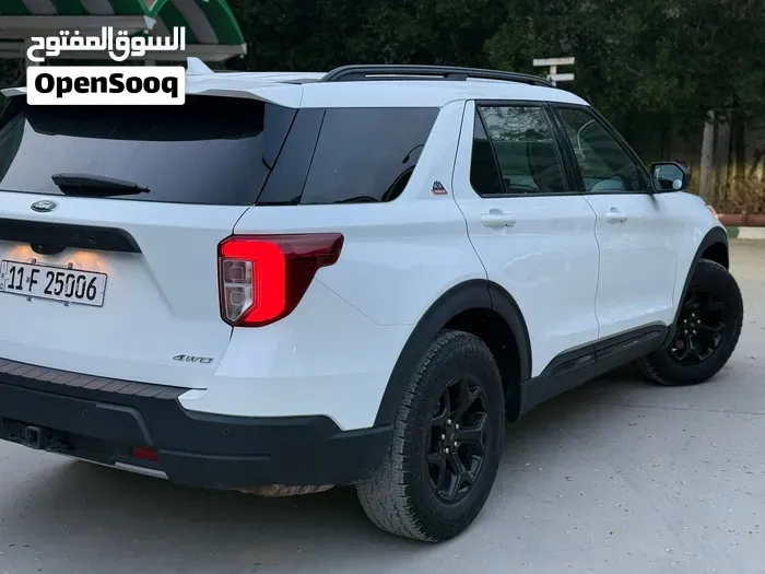 Ford Explorer 2023 photo 3
