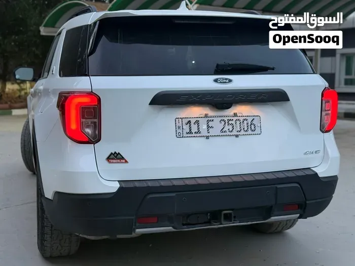 Ford Explorer 2023 photo 2
