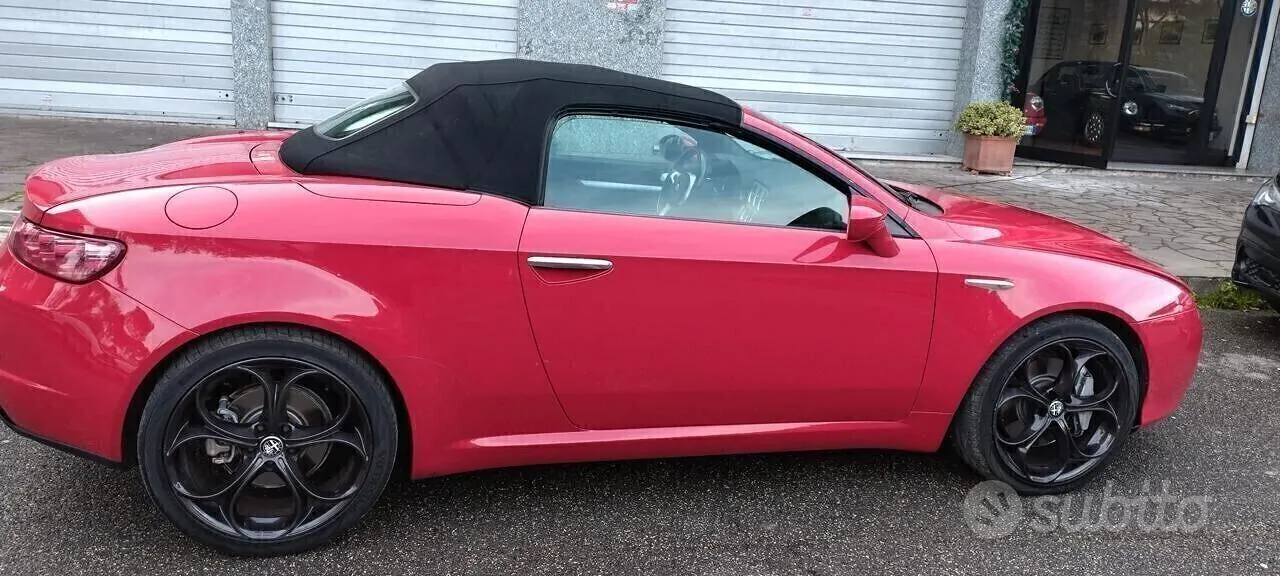 Alfa Romeo Spider 2006 photo 2