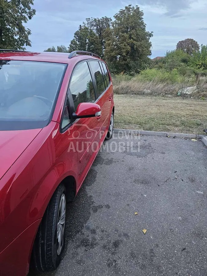 Volkswagen Touran 2008 photo 4