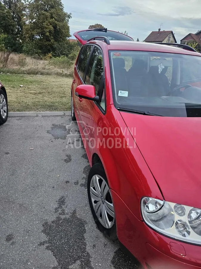 Volkswagen Touran 2008 photo 3