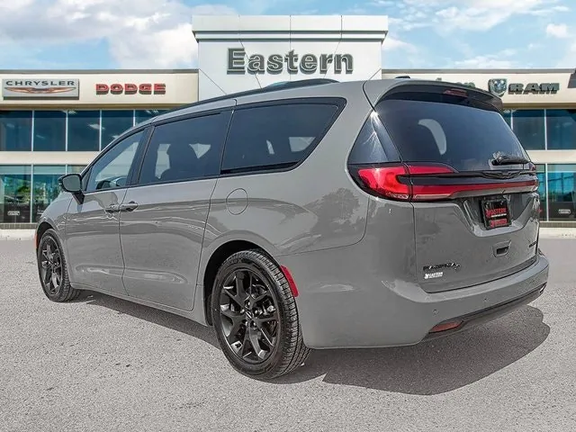 Chrysler Pacifica 2025 photo 3