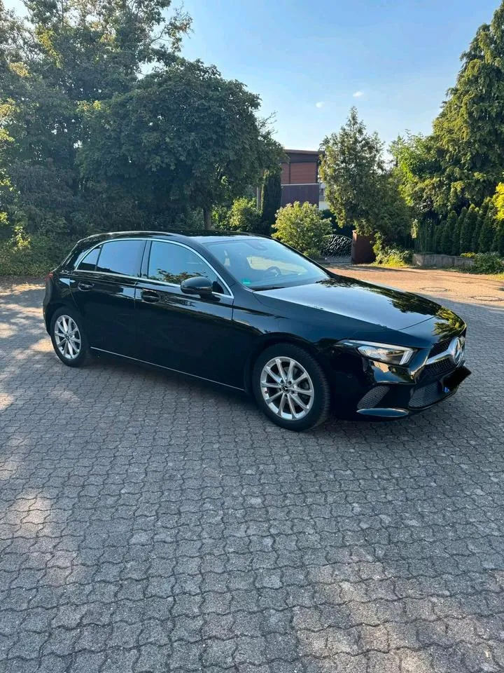 Mercedes-Benz A180