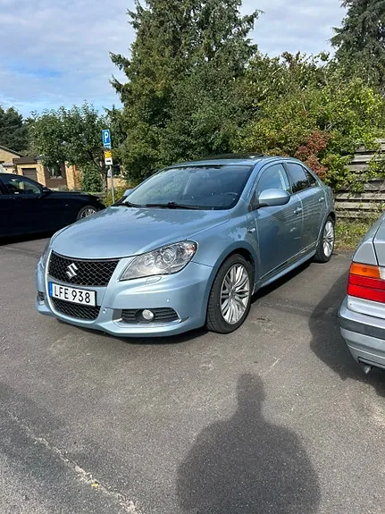 Suzuki Kizashi 2011 photo 3