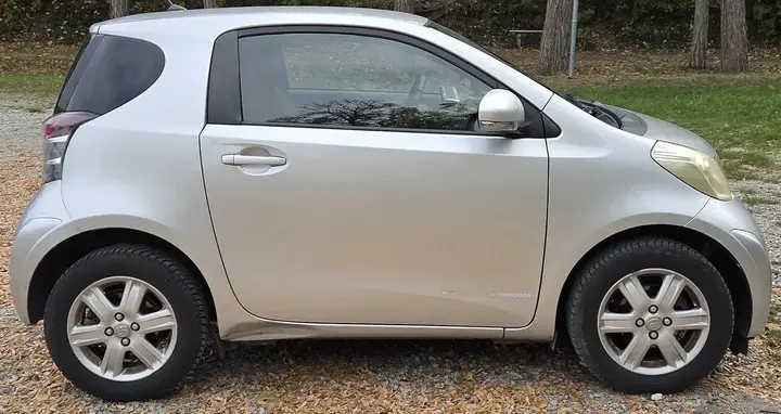 Toyota Iq 2009 photo 2