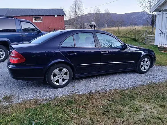Mercedes-Benz E 220 D 2006 photo 3