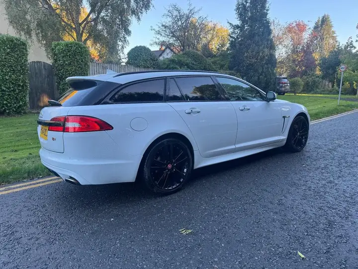 Jaguar Xf 2014 photo 5