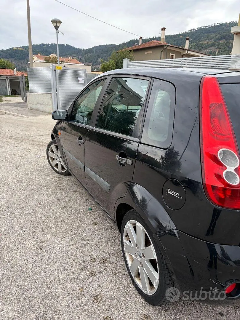 Ford Fiesta 2006 photo 3