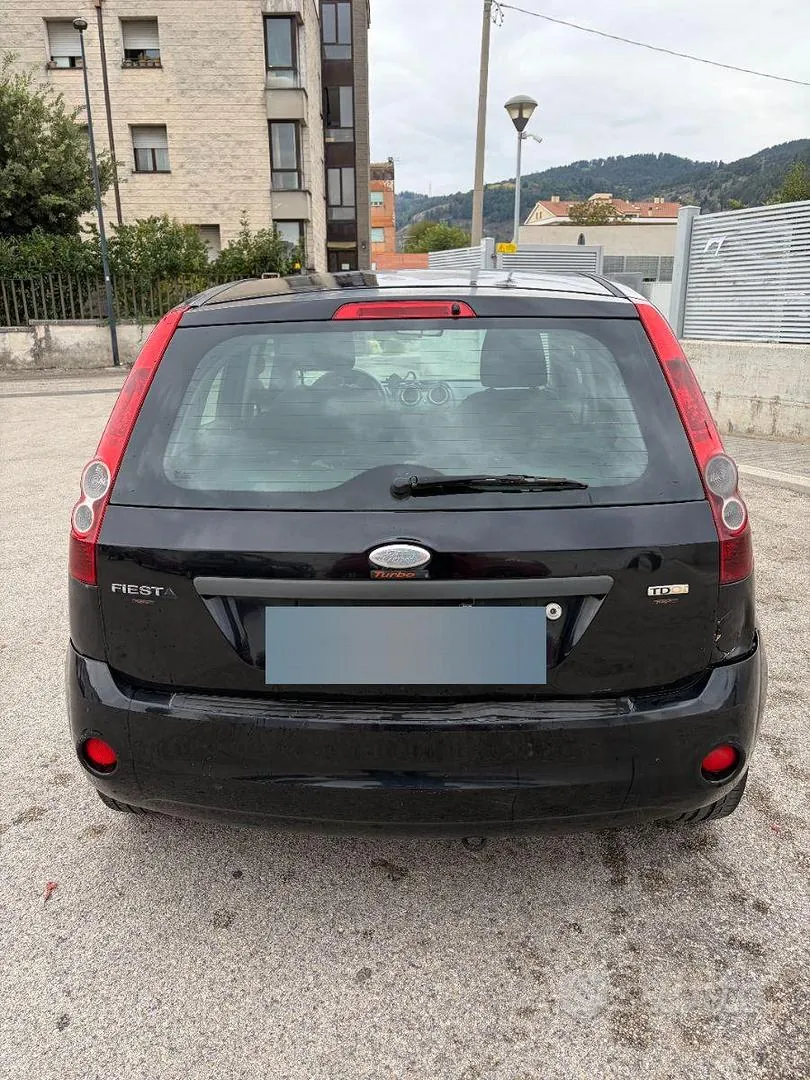 Ford Fiesta 2006 photo 2