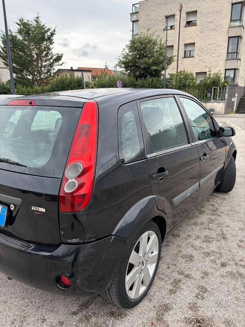 Ford Fiesta 2006 photo 4