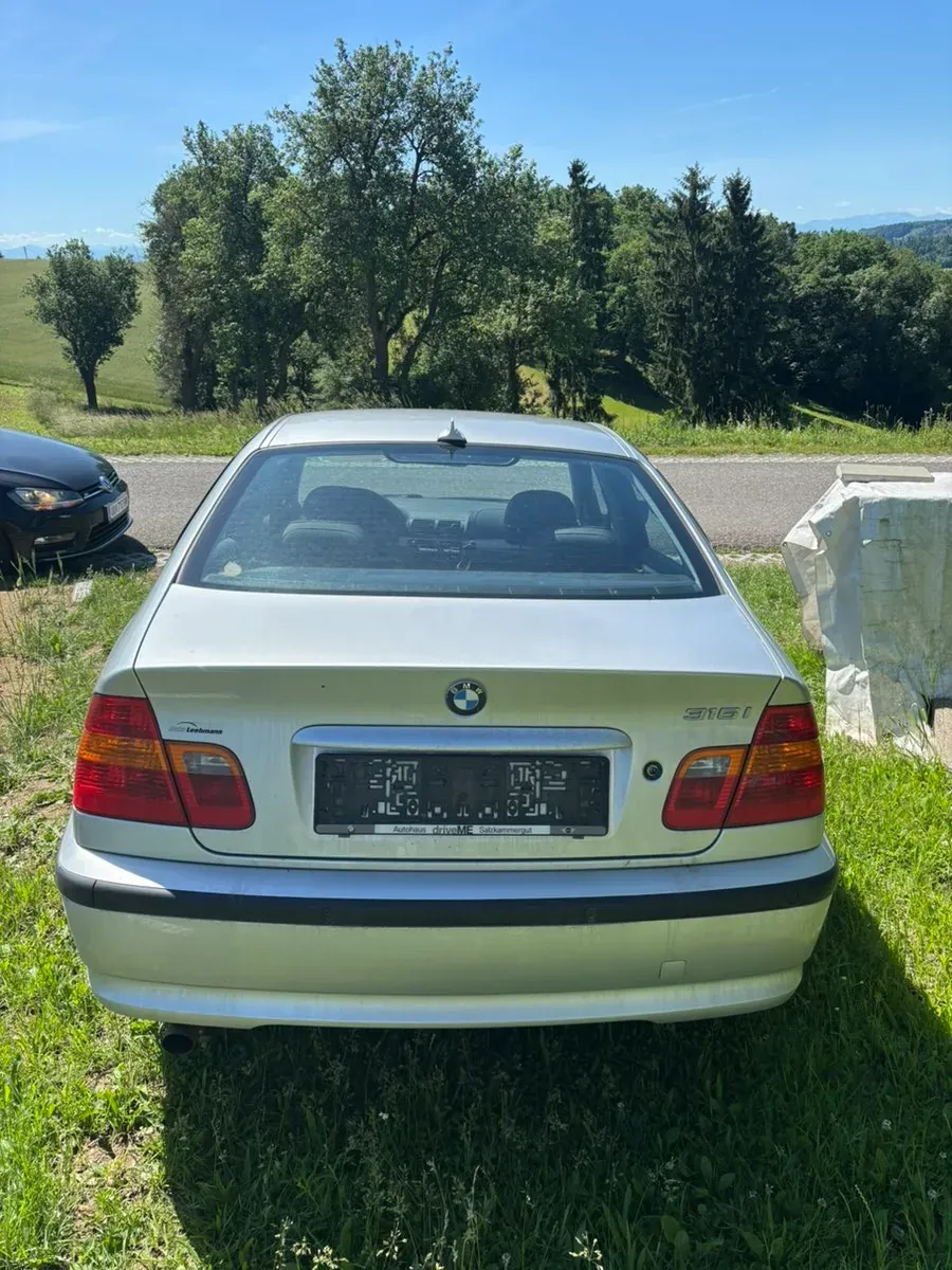 BMW 3 Series 2002 photo 2