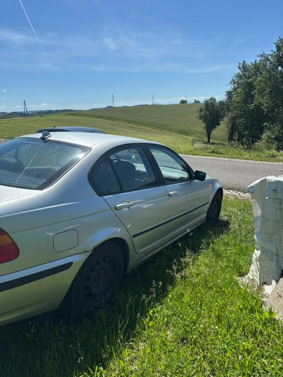 BMW 3 Series 2002 photo 3