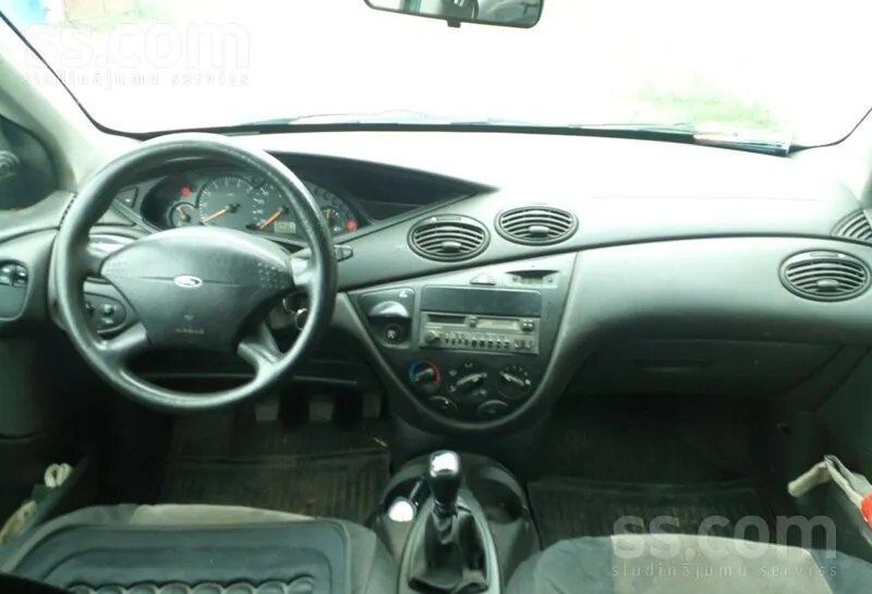 Ford Focus 1999 photo 4