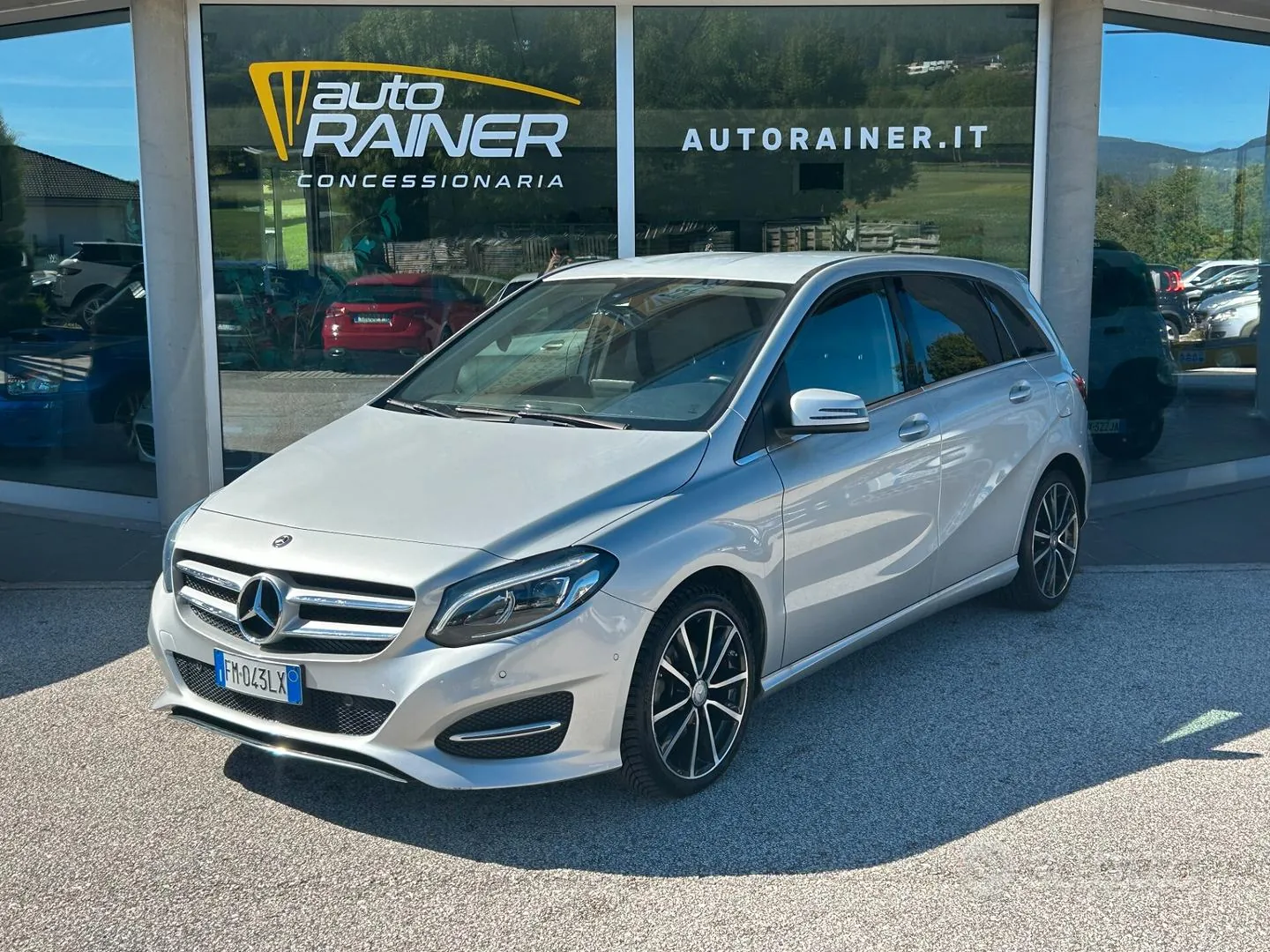 Mercedes-Benz B 200D