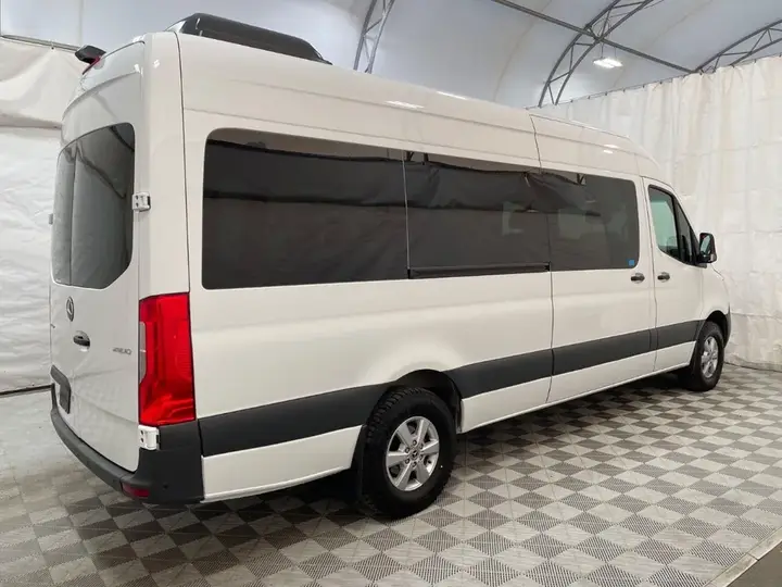Mercedes-Benz Sprinter 2024 photo 5