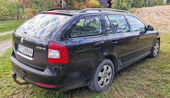 Skoda Octavia 2009 photo 2