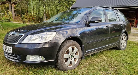 Skoda Octavia 2009 photo 4