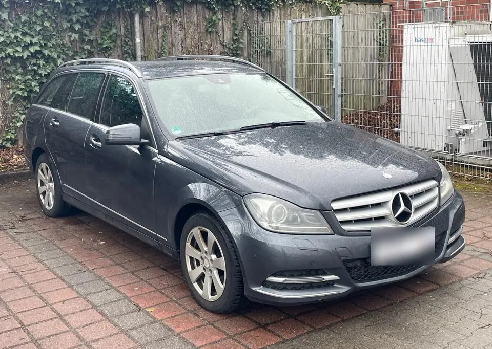 Mercedes-Benz C220