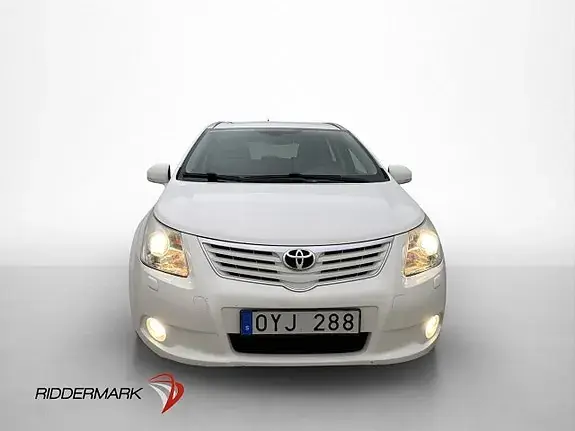 Toyota Avensis 2011 photo 2