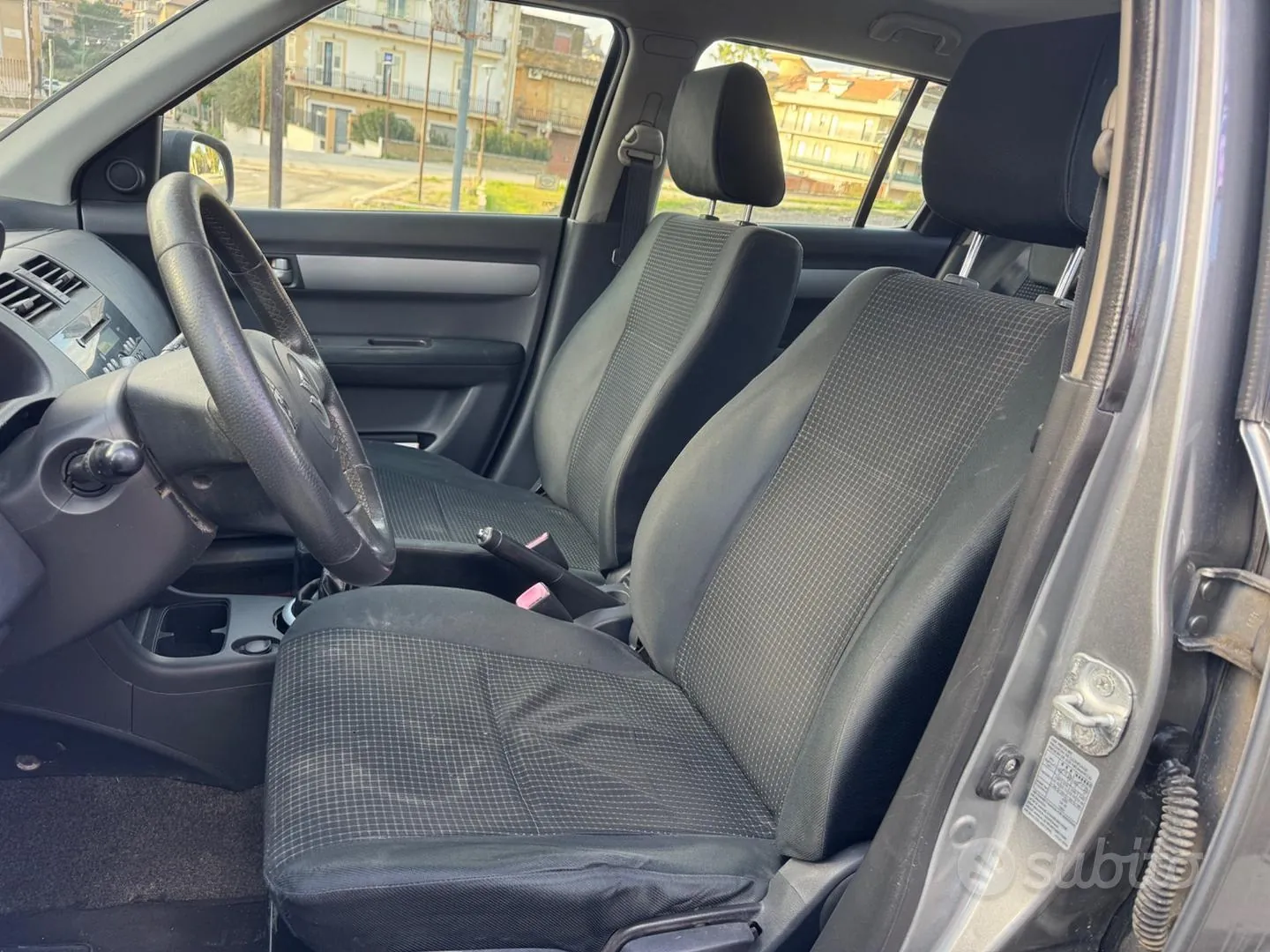 Suzuki Swift 2007 photo 5