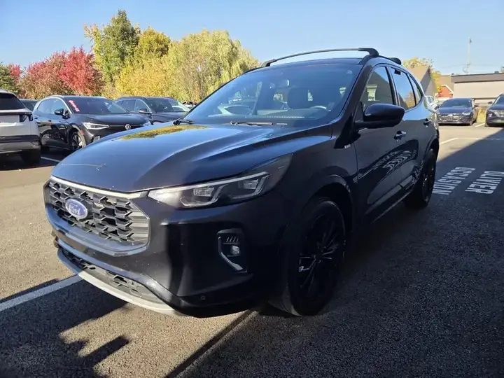 Ford Escape 2023 photo 3