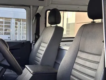 Land Rover Defender 2013 photo 3