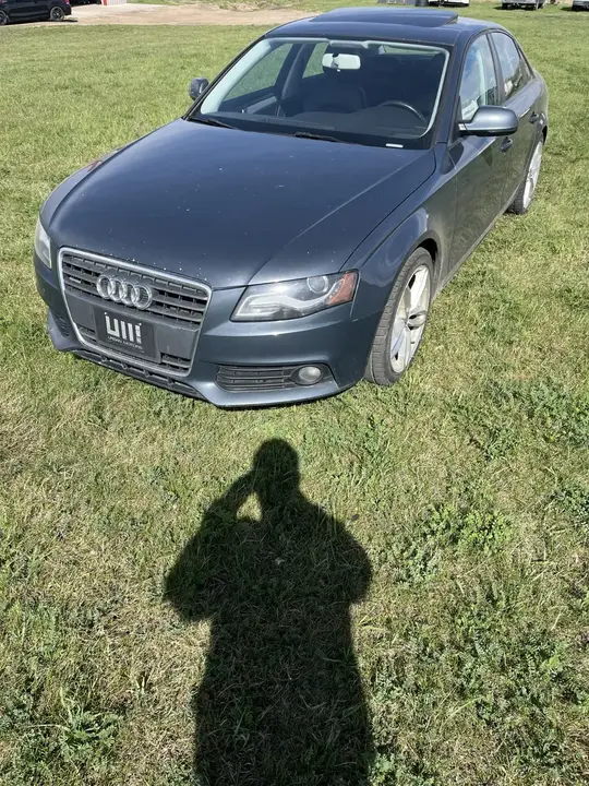 Audi A4 2010 photo 2