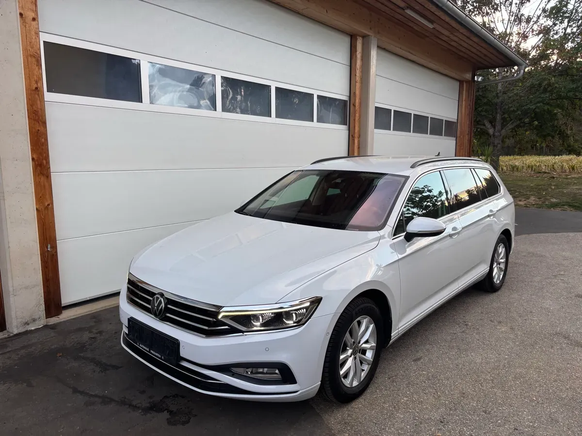 Volkswagen Passat 2022 photo 2
