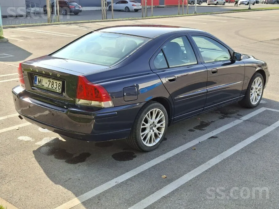 Volvo S60 2010 photo 3