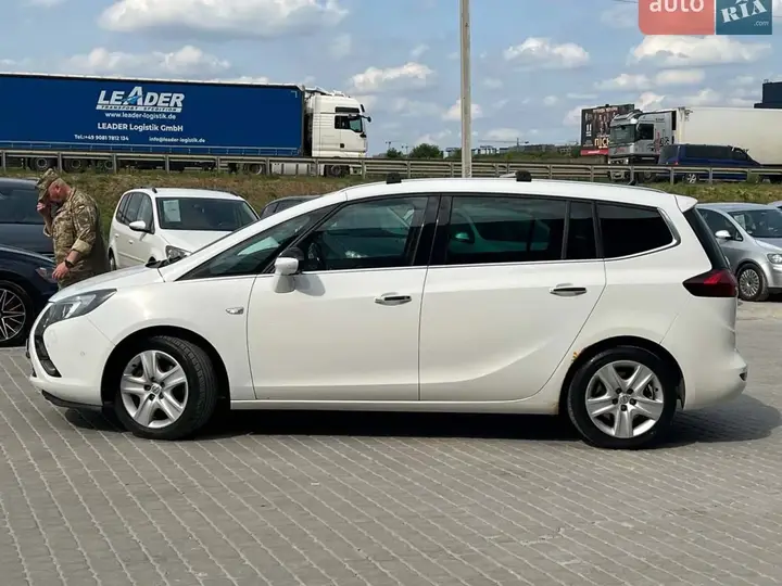 Opel Zafira Tourer 2012 photo 4