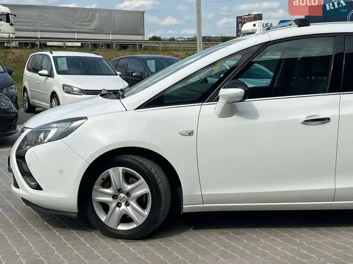 Opel Zafira Tourer 2012 photo 3