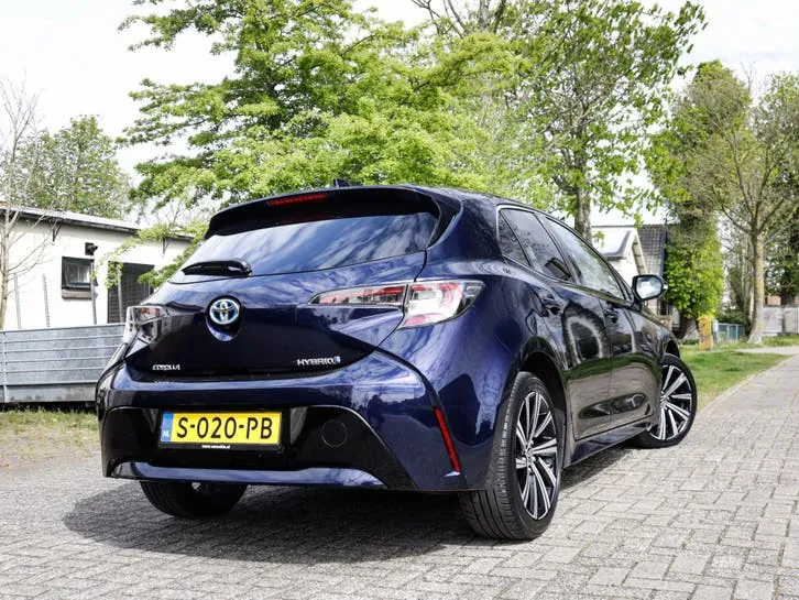 Toyota Corolla 2023 photo 2