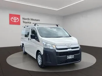 Toyota Hiace 2026 photo 2