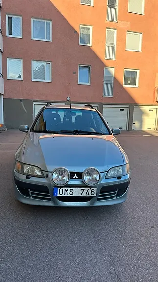 Mitsubishi Space Star 2004 photo 2