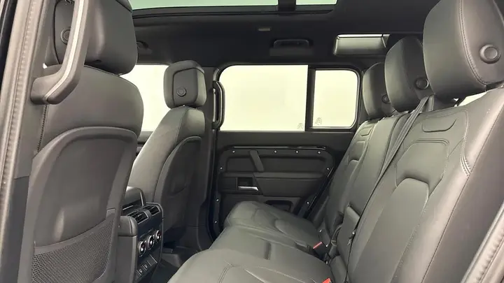Land Rover Defender 110 2025 photo 4
