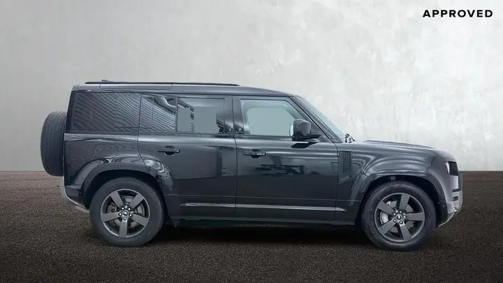 Land Rover Defender 110 2025 photo 5
