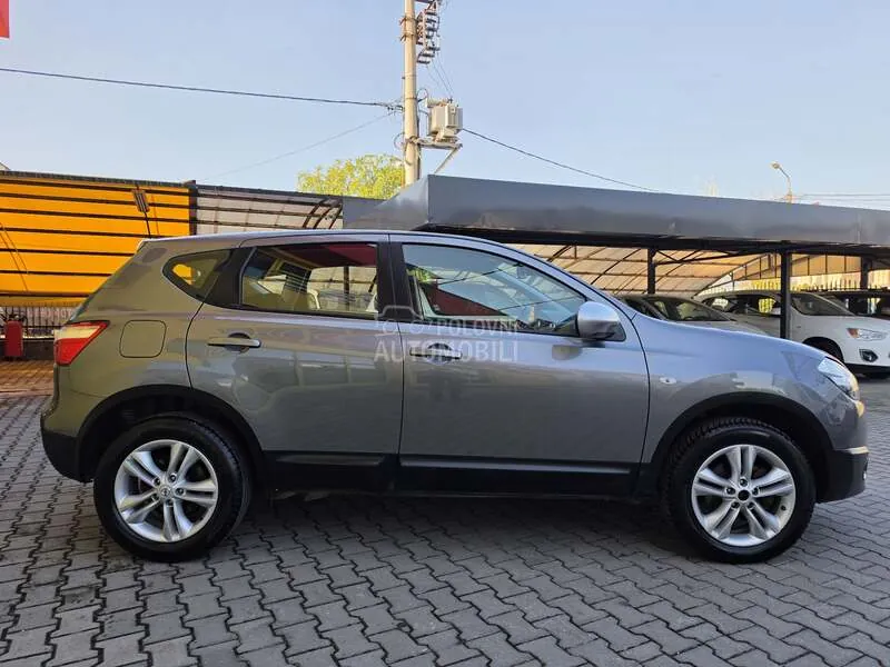 Nissan Qashqai 2012 photo 4