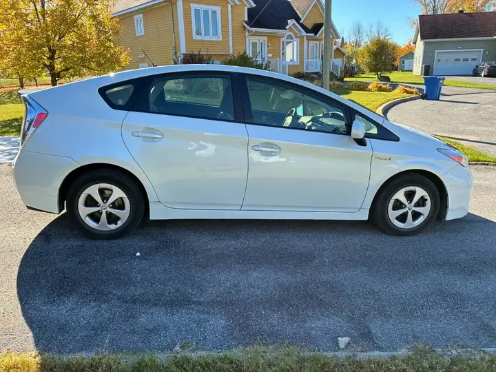 Toyota Prius 2012 photo 3