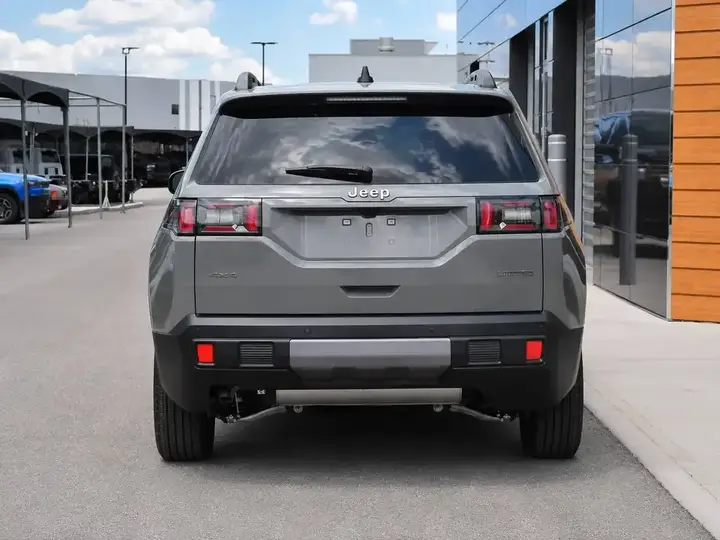 Jeep Cherokee 2026 photo 5