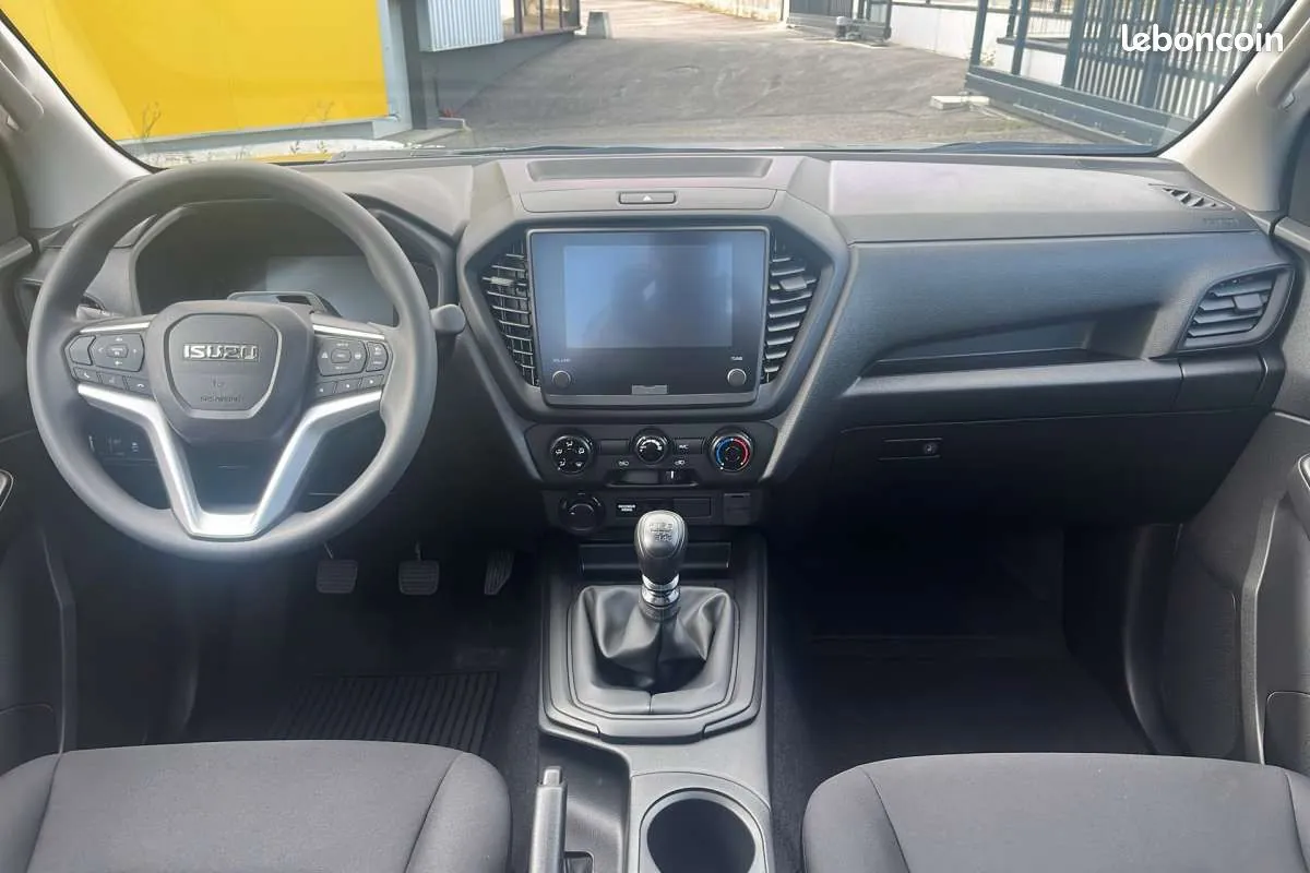 Isuzu D-Max 2024 photo 3