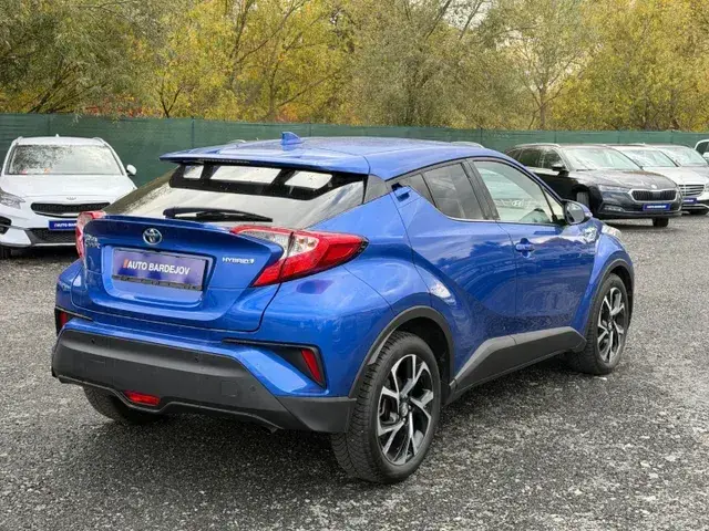 Toyota C-Hr 2019 photo 2