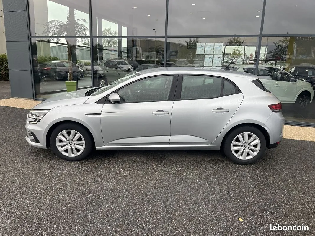 Renault Megane 2022 photo 2
