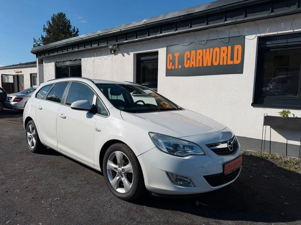 Opel Astra J Sports Tourer