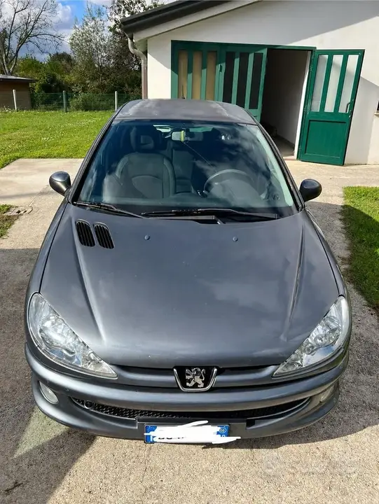 Peugeot 206 2008 photo 4
