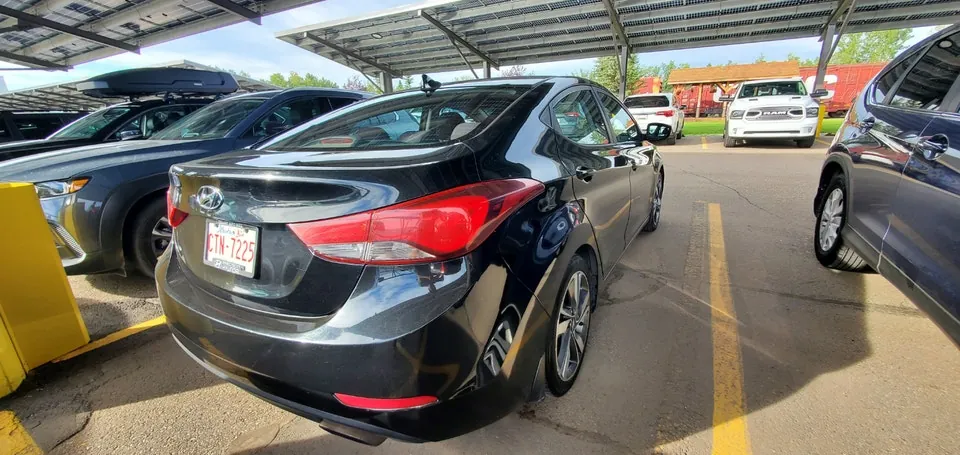 Hyundai Elantra 2015 photo 3