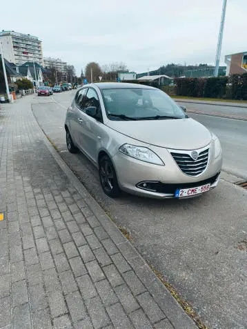 Lancia Ypsilon