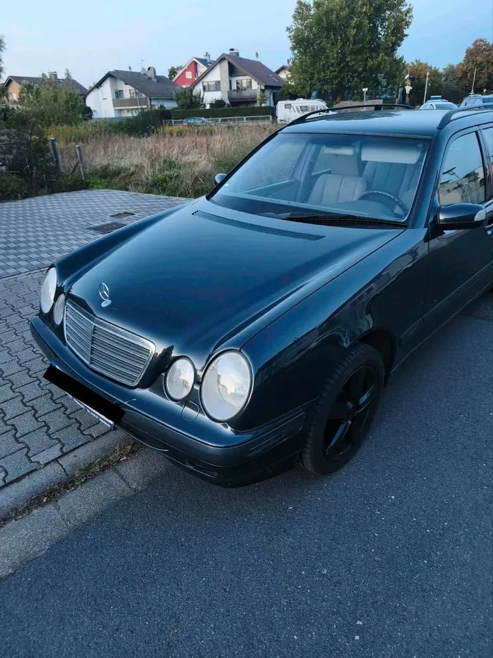 Mercedes-Benz E 280