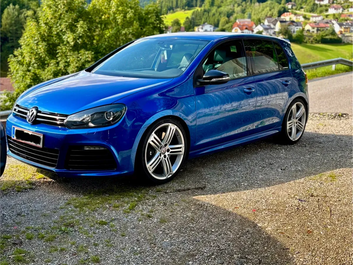 Volkswagen Golf 2011 photo 2