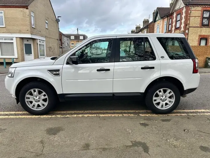 Land Rover Freelander 2 2011 photo 4