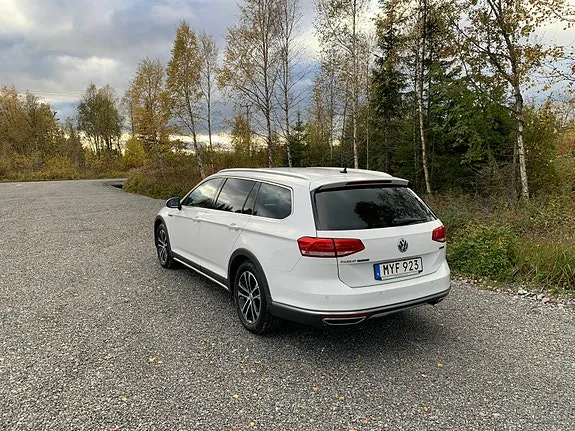 Volkswagen Passat Alltrack 2018 photo 2